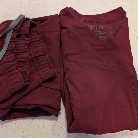 Figs burgundy scrubs - Picture 2 of 2